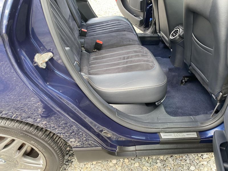 Lancia Delta 2.0JTD 165PS SPORT NAVI SERVIS - fotka 122 z 169