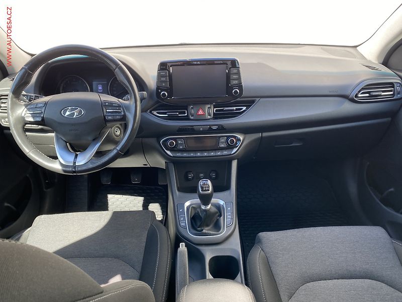Hyundai i30 (2023) 1.5 T-GDi, ČR, Smart, LED, TZ - fotka 8 z 20