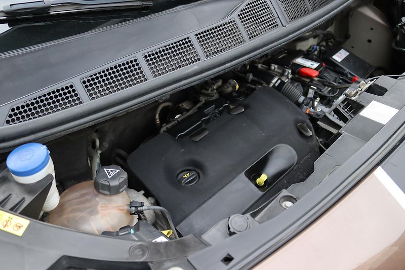 Opel Vivaro (2020) 2.0 BlueHDi/CDTi 130 kW - fotka 49 z 57