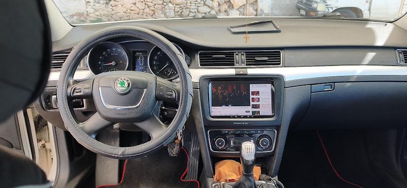 Škoda Superb (2011) - fotka 8 z 9
