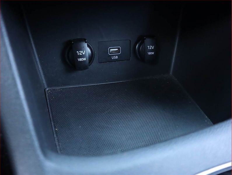 Hyundai i30 (2022) 1.5 T-GDI MHEV - fotka 18 z 19