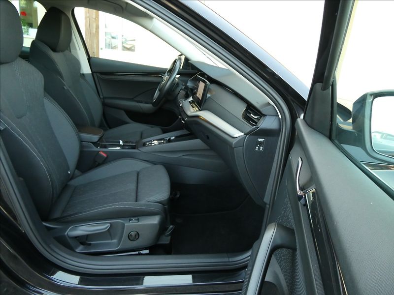 Škoda Octavia 1,5 TSi 110kW DSG 1.majitel - fotka 28 z 51