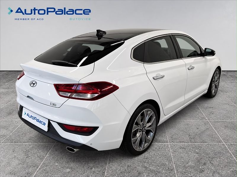 Hyundai i30 1,4 TGDI STYLE PREMIUM PANO - fotka 4 z 18