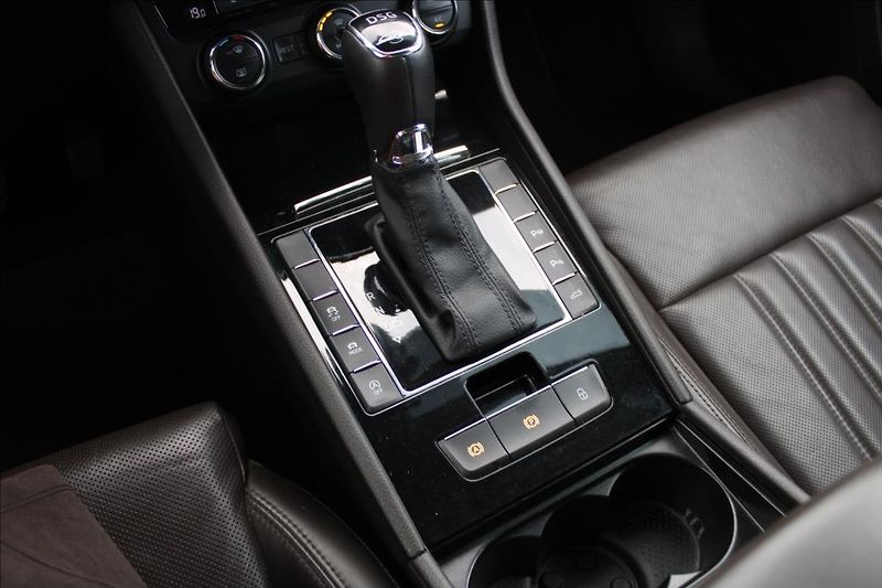Škoda Superb 2,0 TDi  L&K, 140KW, DSG, ČR - fotka 28 z 46
