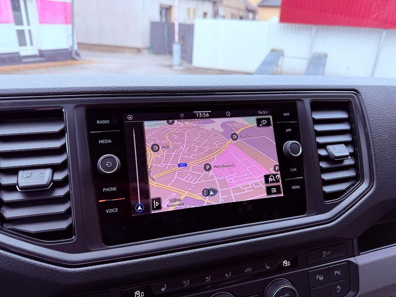 Volkswagen 2.0 TDi DSG8, Obytný vůz - fotka 21 z 33