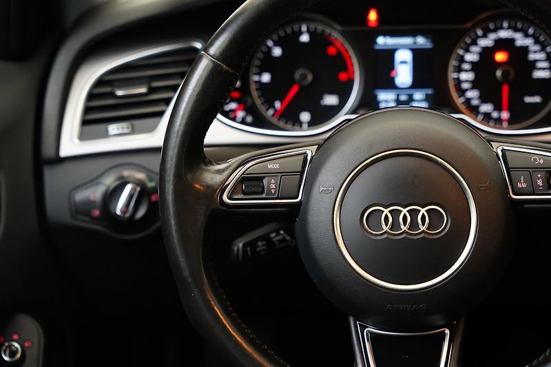 Audi A4 - fotka 16 z 27