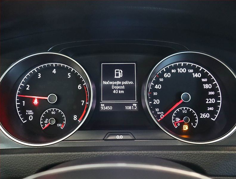 Volkswagen Golf (2017) Comfortline 1.0 TSI, Kůže - fotka 11 z 20