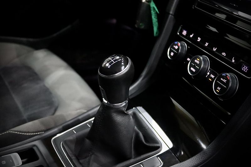 Volkswagen Golf 7 Variant 1.4 TSI 103 kW - fotka 17 z 39