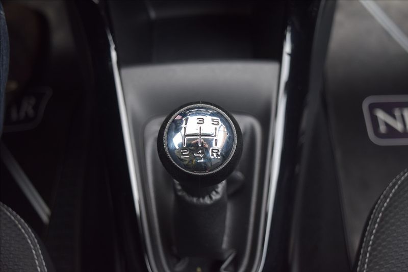 Citroën C3 1,1 i 44KW PO SERVISE NOVÁ STK - fotka 35 z 40