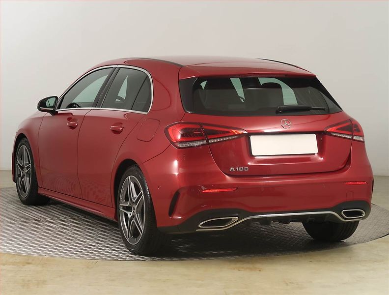 Mercedes-Benz Třídy A (2021) A 180 - fotka 4 z 26