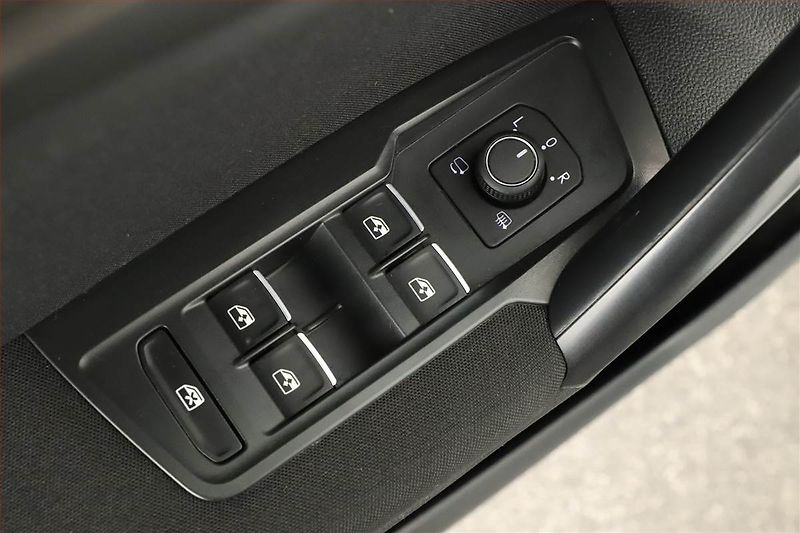 Volkswagen Tiguan Allspace (2023) Life 1.5 TSI - fotka 9 z 20