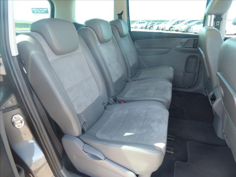 Volkswagen Sharan 2,0 TDI,Digi Klima,Navigace  H - fotka 18 z 67