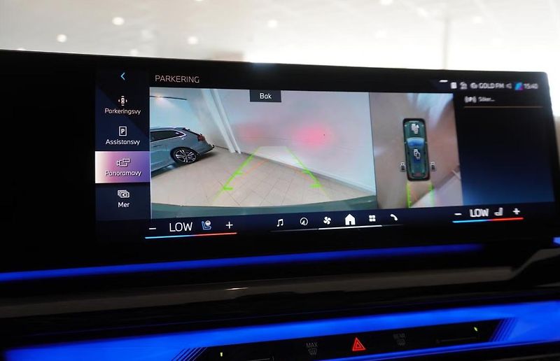 BMW i5 eDrive40 Touring M 360kam Pano - fotka 10 z 14