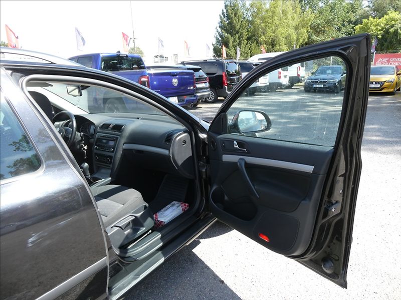 Škoda Octavia 1,4 TSi 90kW po servise, závěs - fotka 25 z 45