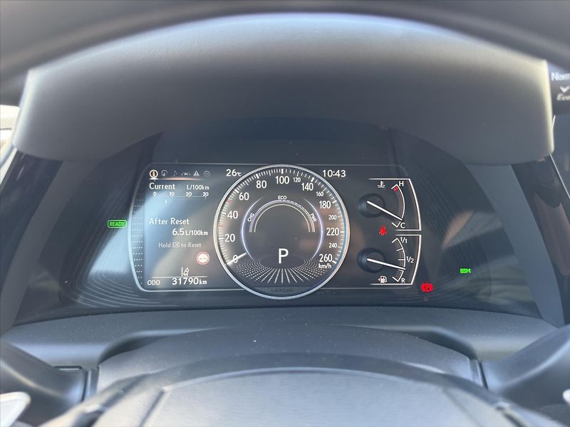 Lexus ES 300h 2,5 Prestige  ES - fotka 11 z 19