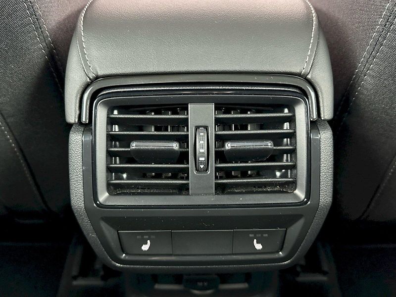 Škoda Karoq (2025) DSG 1.5TSI 110kW SportLine - fotka 31 z 36