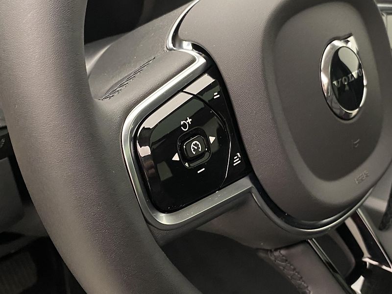Volvo XC60 B5 AWD BRIGHT ULTRA AUT CZ - fotka 20 z 60