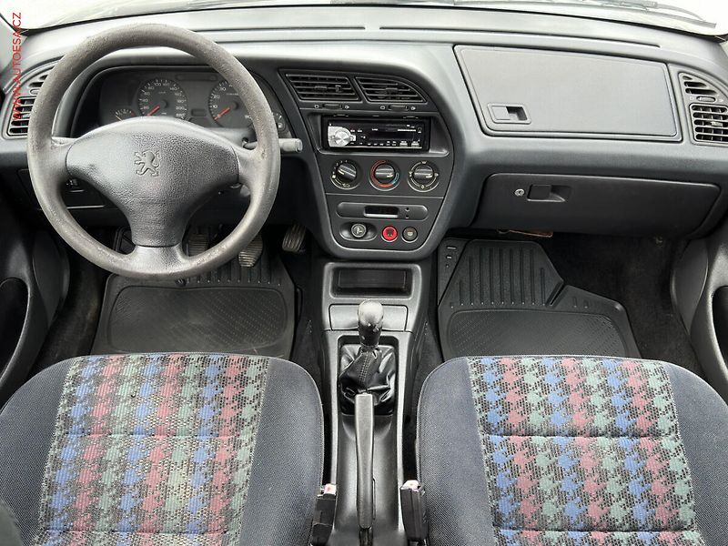 Peugeot 306 (1998) 1.4i - fotka 8 z 16