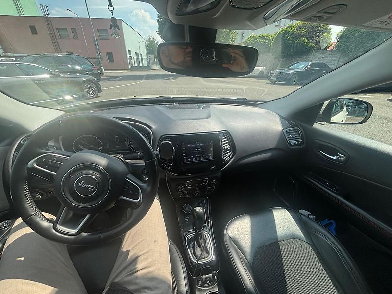 Jeep Compass (2018) 2,0 MJET 140k  4WD Limited - fotka 8 z 8