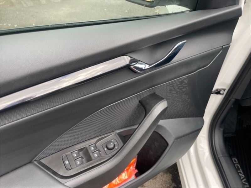 Škoda Octavia 2,0 TDI 85 Ambition - fotka 11 z 11