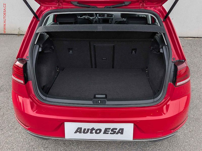 Volkswagen Golf (2018) 1.4 TSi, ČR, AC, tempo, park - fotka 7 z 14