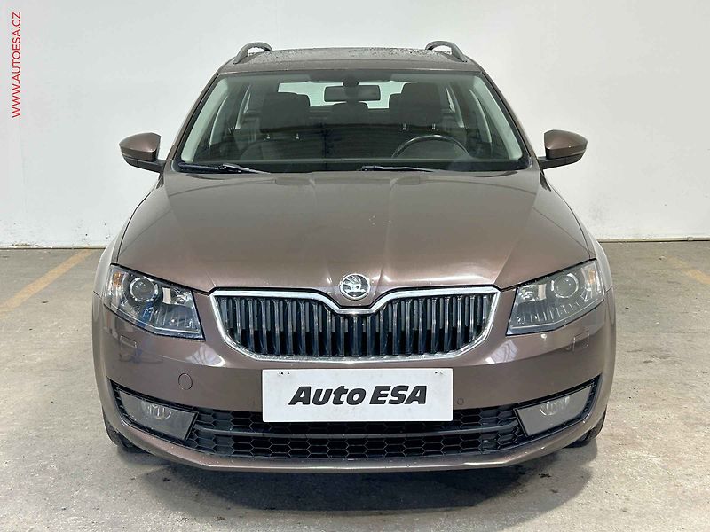 Škoda Octavia (2014) 2.0TDI, Elegance, bixen - fotka 2 z 15