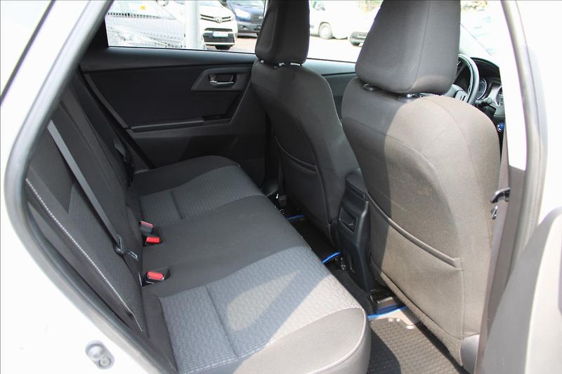Toyota Auris 1,8 HYBRID KAMERA, SERVISKA - fotka 21 z 34