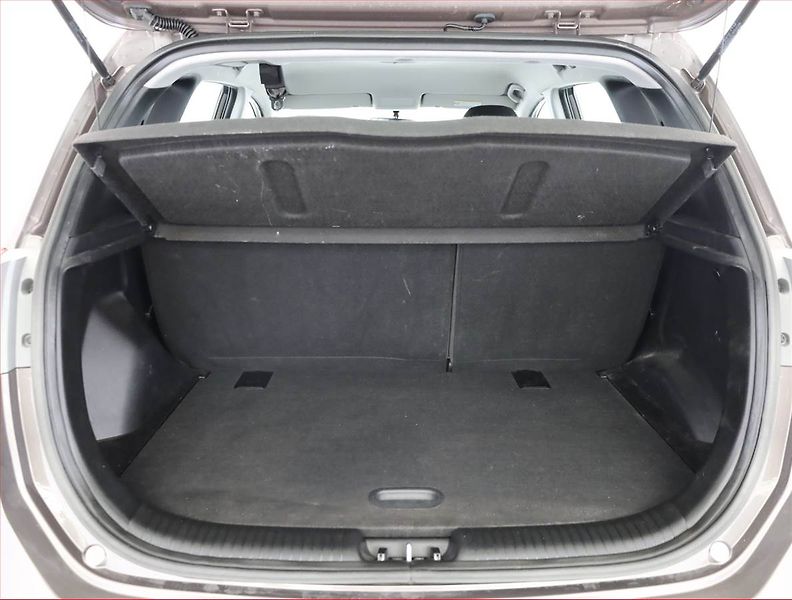 Hyundai ix20 (2011) 1.4 CVVT, Serv.kniha - fotka 12 z 12
