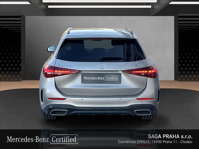 Mercedes-Benz Třídy C 300 de 4MATIC kombi AMG Line N - fotka 4 z 22