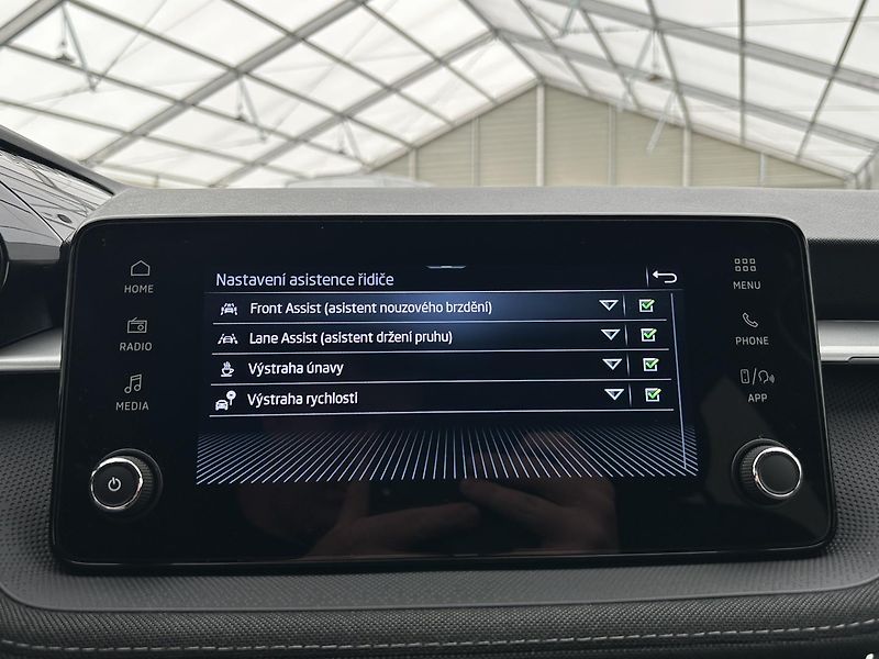 Škoda Fabia 1.0 TSI Top selection - fotka 10 z 28