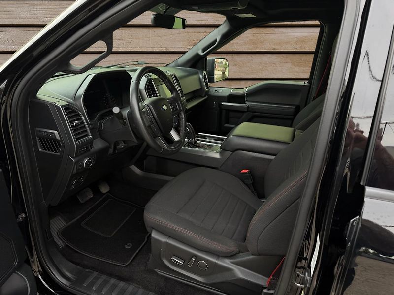 Ford F-150 (2018) +LARIAT SPORT+ECOBOOST+ - fotka 13 z 25