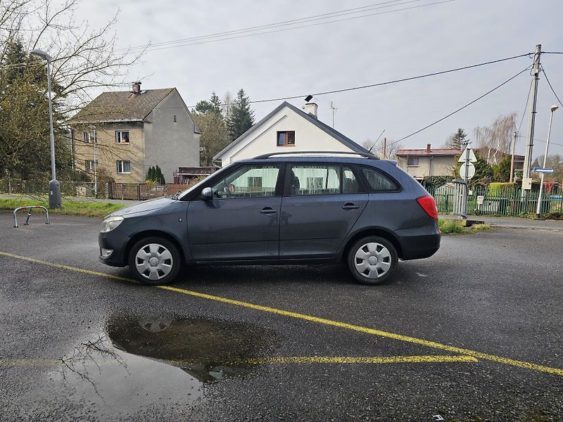 Škoda Fabia (2011) 2 1.6TDI - fotka 2 z 19