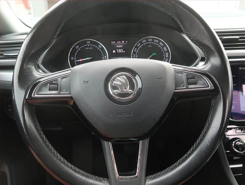 Škoda Superb (2018) 2.0 TDI, Automat, Serv.kniha - fotka 17 z 22