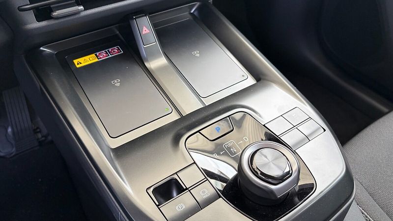 Toyota C-HR Style 57kWh FWD - fotka 13 z 17