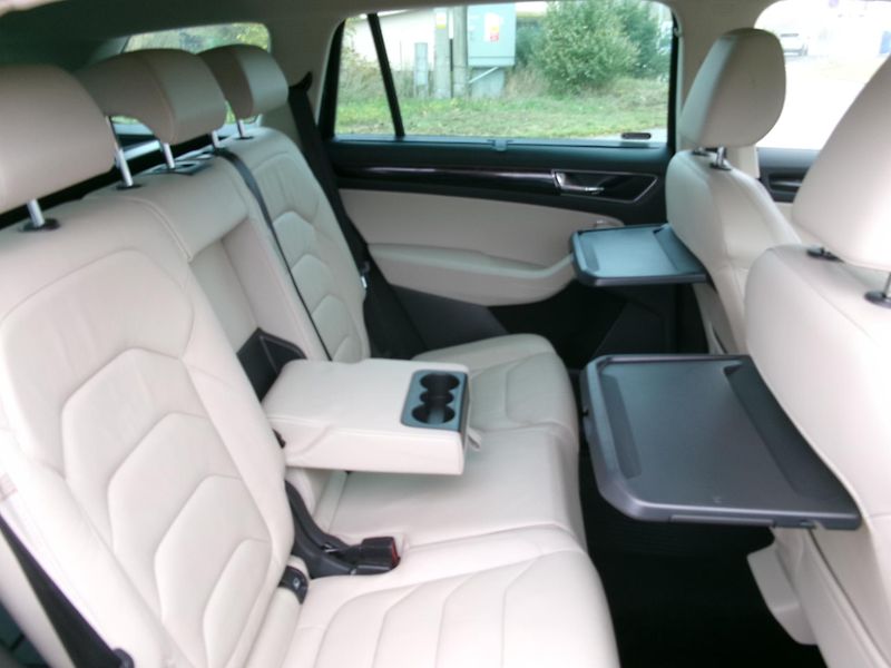 Škoda Kodiaq (2018) 2,0TSI 4x4 DSG NAVI ALU ČR - fotka 19 z 55