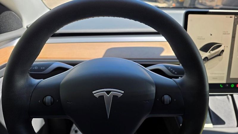 Tesla Model Y (2023) Long Range AWD DE SoH 92,4% - fotka 20 z 41