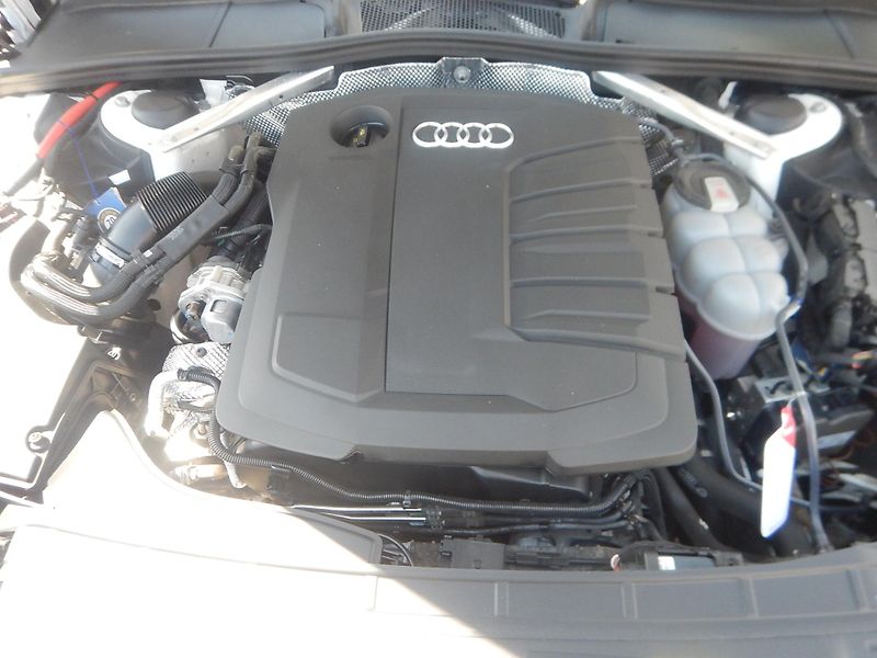 Audi A4 2.0 TDi 150kw - fotka 13 z 13