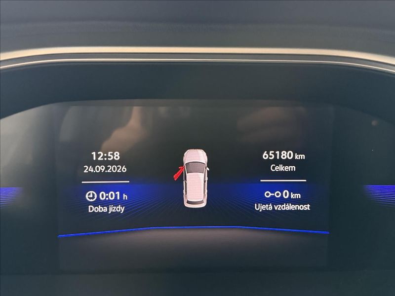 Volkswagen T-Roc 1,0   TSI 85kW,1.MAJ,SERVISKA - fotka 11 z 23
