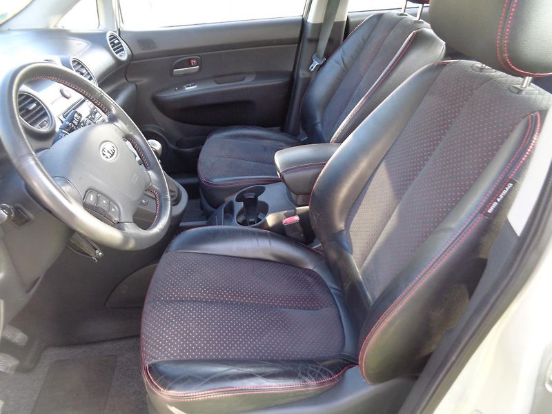 Kia Carens 2,0 - fotka 11 z 20