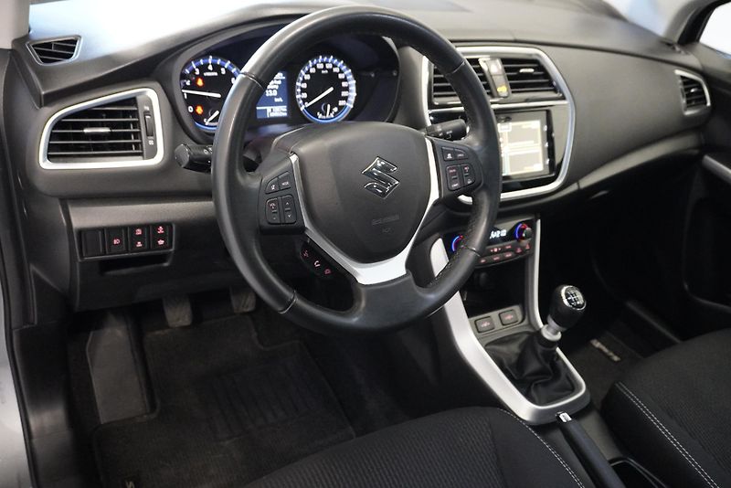 Suzuki SX4 S-Cross S-CROSS  1,4 BOOSTERJET MHEV - fotka 11 z 27