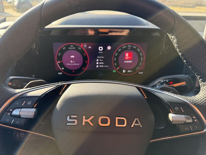 Škoda Kodiaq (2026) 2.0TDI 110kW SPORTLINE HUD R19 - fotka 38 z 44