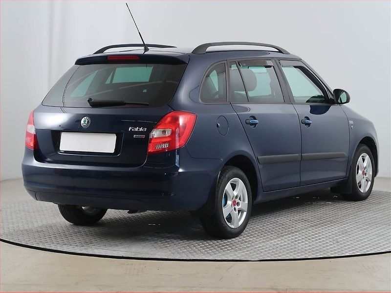 Škoda Fabia (2011) 1.2 12V, Serv.kniha, nová STK - fotka 5 z 14