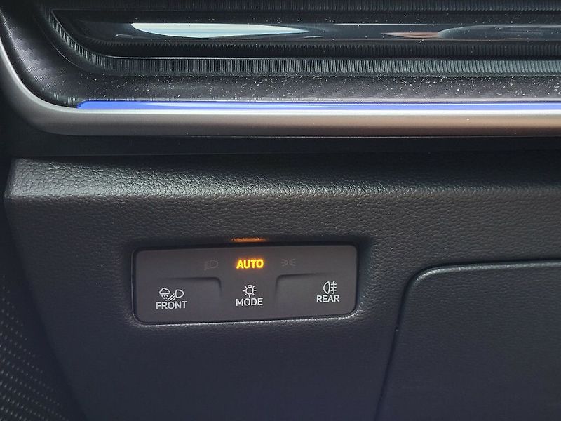 Škoda Superb Sportline 2,0TDI 110kW - fotka 18 z 31
