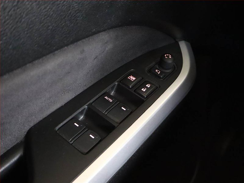 Suzuki Vitara (2016) Elegance 1.6 VVT, 4X4 - fotka 16 z 17