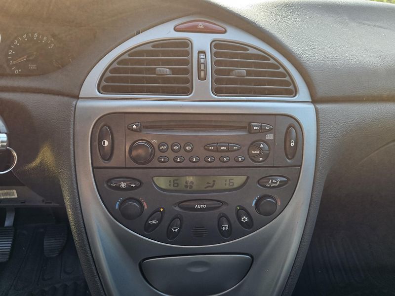 Citroën C5 (2001) - fotka 12 z 19