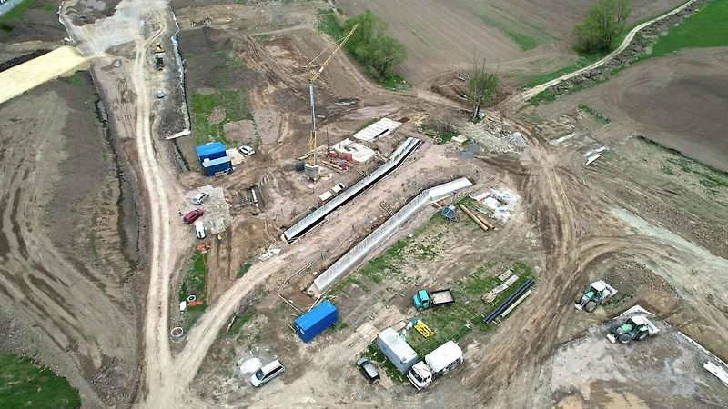 Snímky z výstavby dálnice D35 Džbánov - Litomyšl, duben 2025