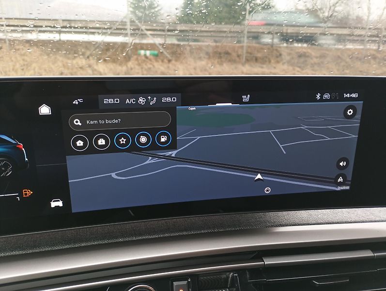 Peugeot 5008 (2026) GT Hybrid 145 e-DCS6 - fotka 11 z 19