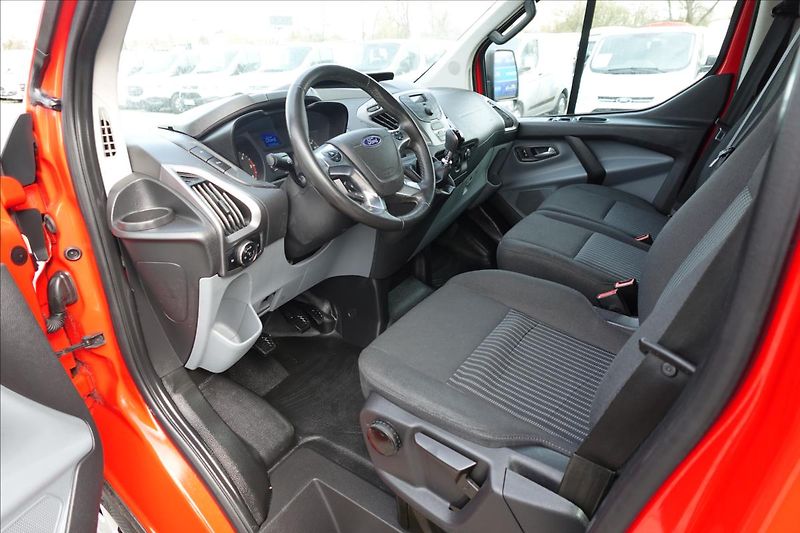 Ford Transit Custom 2,0 TDCi  L1H1 BUS KLIMA SERVI - fotka 24 z 41