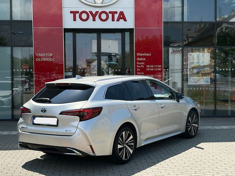 Toyota Corolla 1.8 Style - fotka 4 z 19