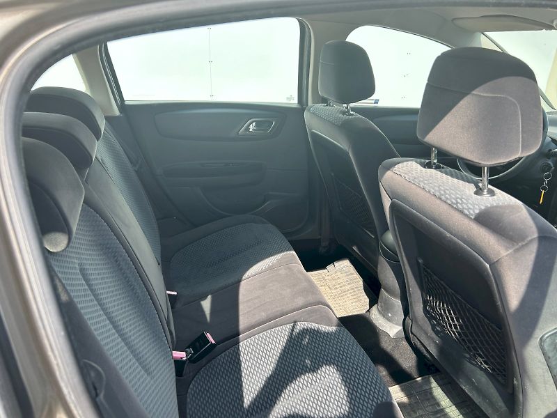 Citroën C4 (2009) 1.4i 16V 65kW - fotka 12 z 21